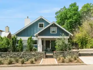 High-end Home with Smart Functionality