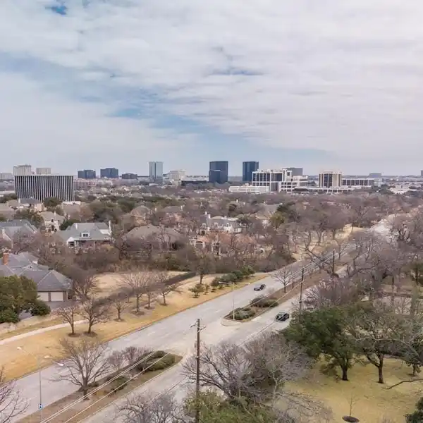 WONDERFUL LOT IN CONVENIENT LOCATION