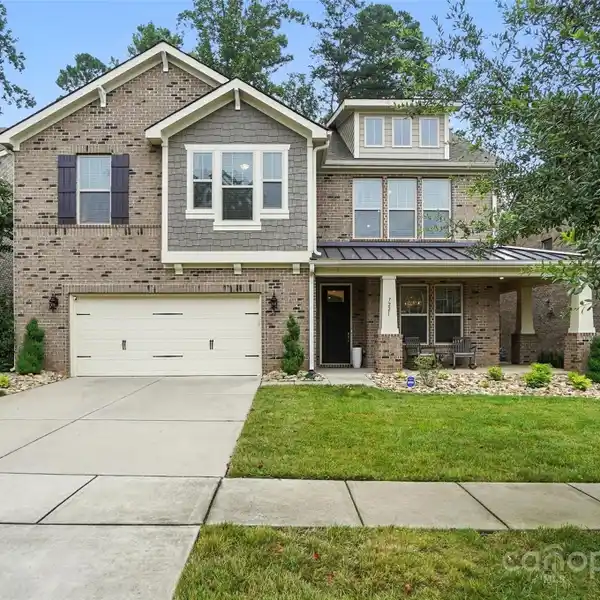 BEAUTIFUL BRICK HOME IN DESIRABLE ARBOR WAY