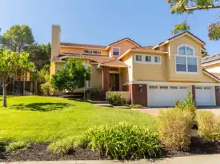 Spacious Home with Vineyard and Beautiful Hillside Views