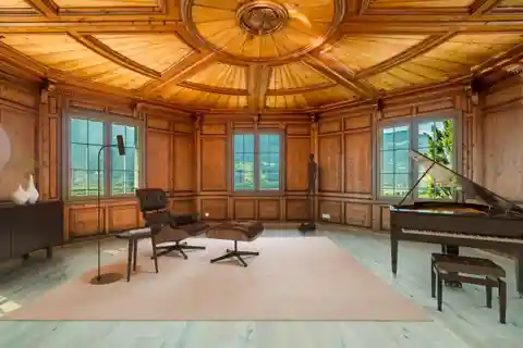 Castle Living in Zizers: Stylish, Historic, Unique