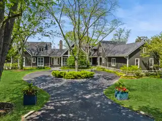 Privacy and Elegance on a Premier Street