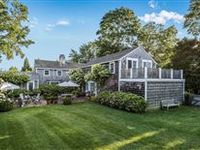 FIVE BEDROOM BRIDGEHAMPTON FEDERAL REVIVAL FOR RENT