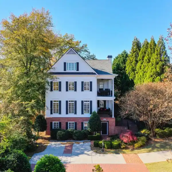 BEAUTIFUL EXAMPLE OF CHARLESTON SINGLE-HOUSE ARCHITECTURE