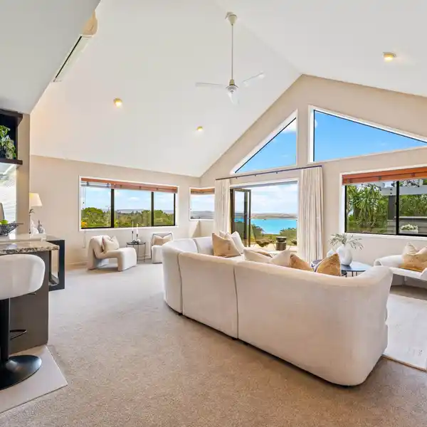 SPACIOUS OPEN-PLAN HOME WITH STUNNING WATER VIEWS