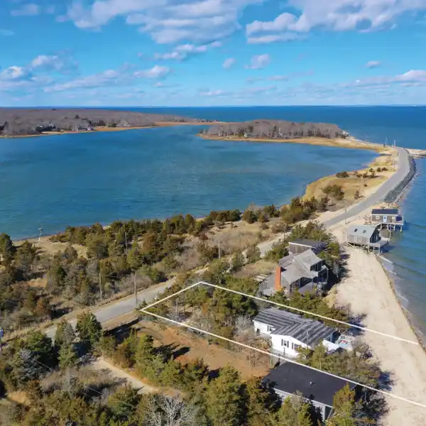 PERFECT WATERFRONT COTTAGE ALONG SCENIC GERARD DRIVE