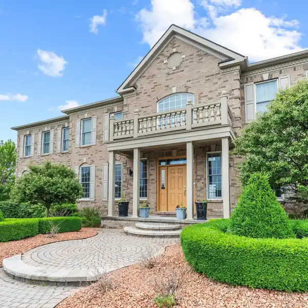 PRESTIGIOUS ESTATE WITH STUNNING OUTDOOR SPACES