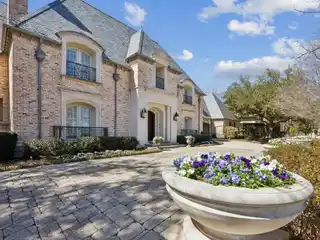 Extraordinary Estate in an Exclusive Enclave