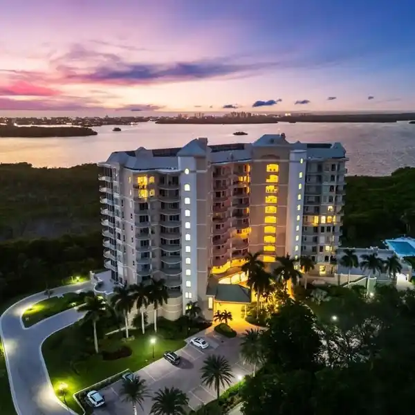 SKY HOME WITH PANORAMIC COASTAL VIEWS