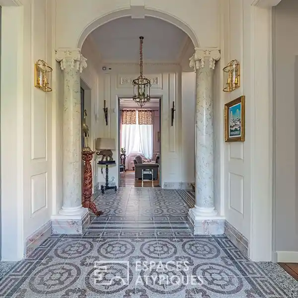 19TH CENTURY MANSION TASTEFULLY RENOVATED IN THE HEART OF TOWN