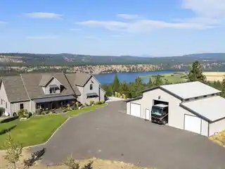 Stunning Property with Sweeping Views