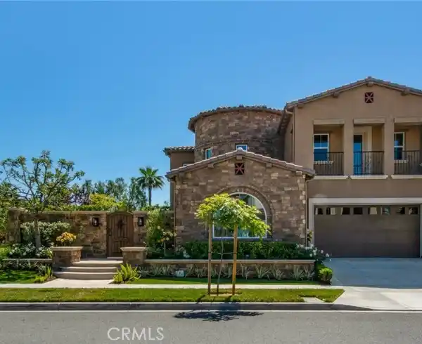 REFINED LIVING ON A PRIVATE CORNER LOT