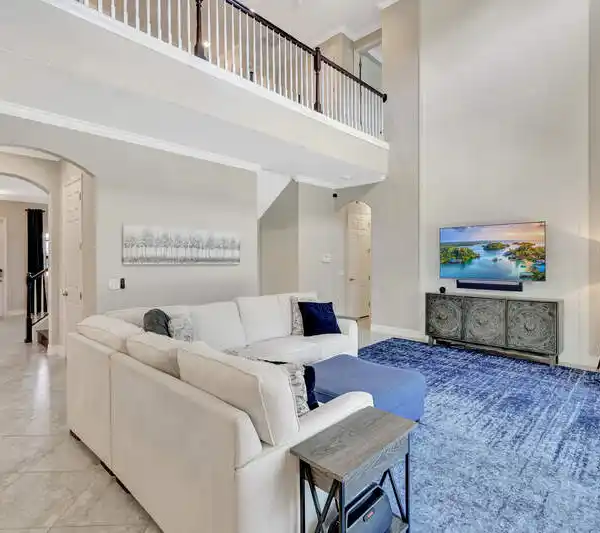 SOPHISTICATED LIVING ON A GRAND SCALE IN LAMORADA