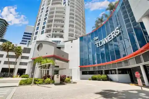 Sky-High Luxury Living in the Heart of Downtown