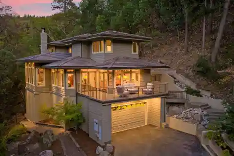 Tranquil and Private Retreat in Ideal Location