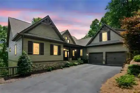 Beautiful Home at the Top of Big Canoe