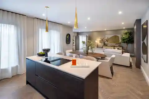 Contemporary Duplex with Spacious Bedrooms and Balcony