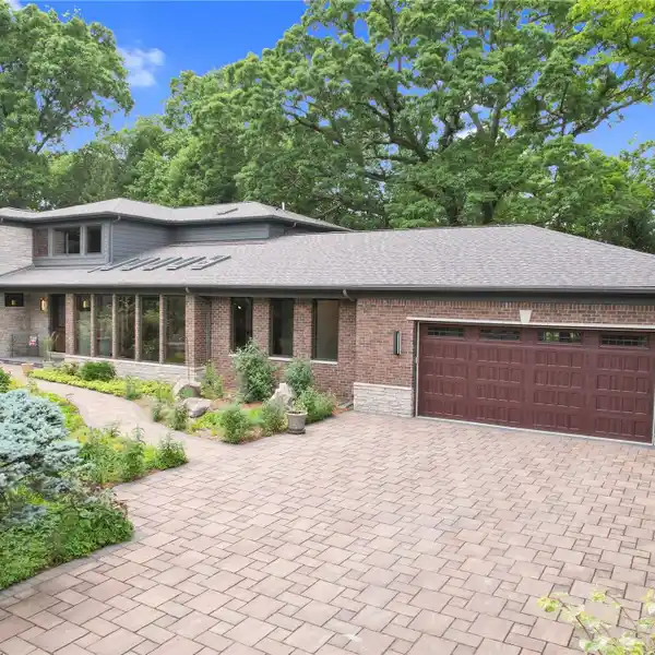 A MODERN MASTERPIECE IN HARMONY WITH NATURE