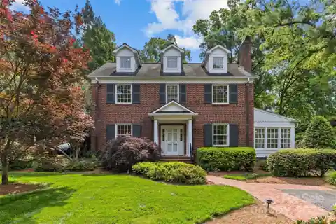Classic Georgian Style Home in Prominent Location