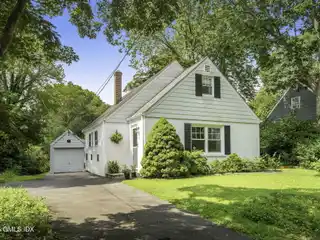 Charming Old Greenwich Home in a Picturesque Setting