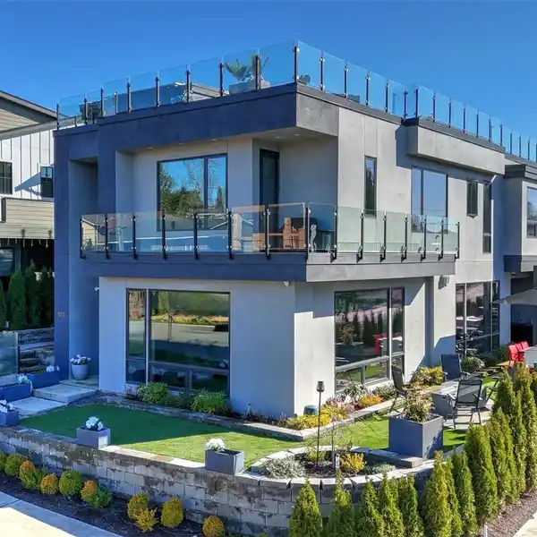 EXCEPTIONAL BUILDER'S OWN HOME
