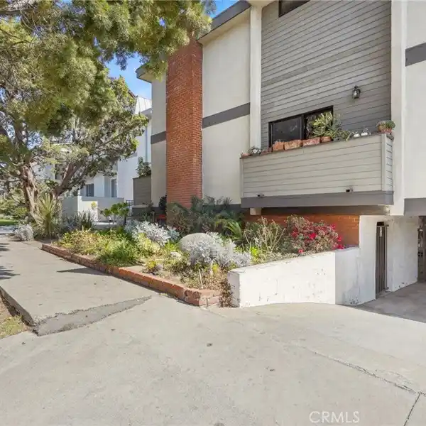 EXCEPTIONAL THREE BEDROOM CONDO