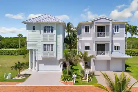 Oceanview Watersong Home Offering Coastal Luxury