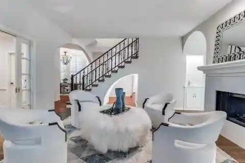 The Gem of Meadowcliff Estates