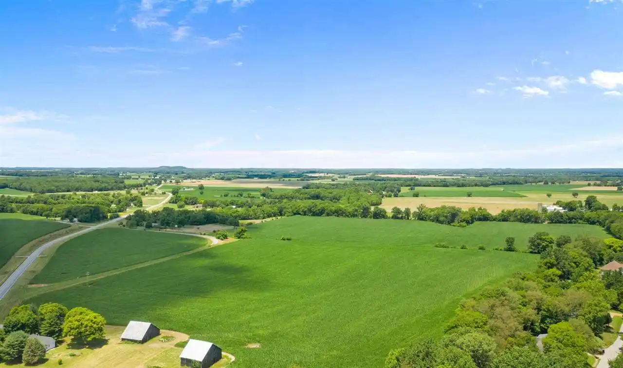 Beautiful Land Minutes to Downtown Franklin