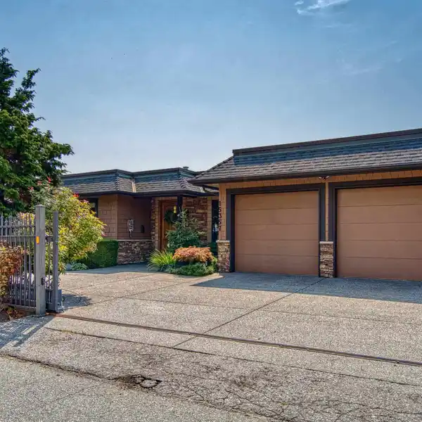 FABULOUS HOME WITH SWEEPING OCEAN VIEWS