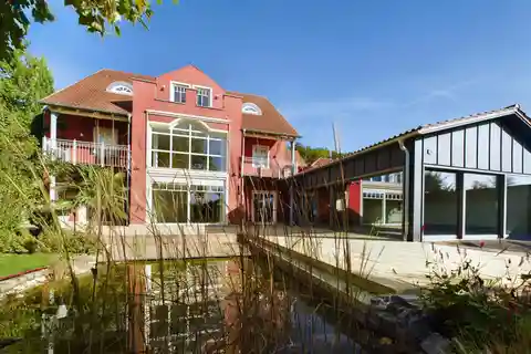 Spacious Modernized Villa
