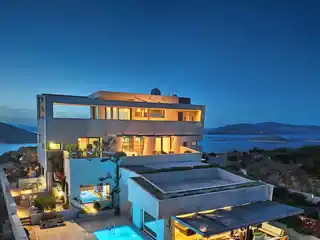 Serene Escape in Upscale Sanctuary