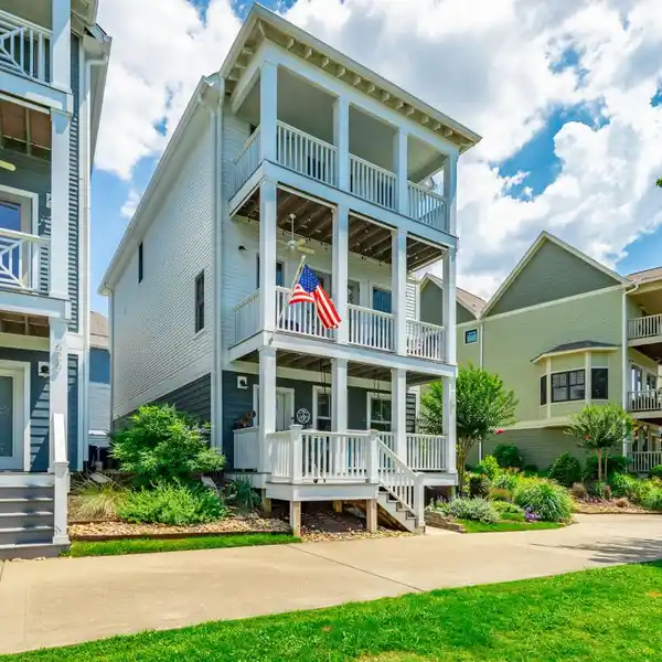 BEAUTIFUL WATERFRONT CONDO IN CAMERON HARBOR
