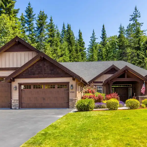 IDAHO LIVING PERFECTED IN PRIVATE FOREST SETTING