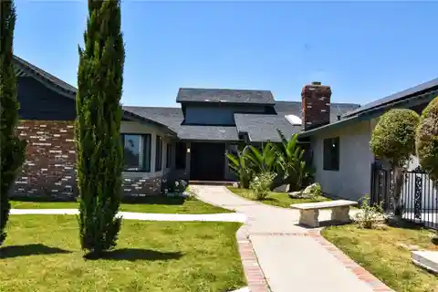 Charming Single-Level Home on an Expansive Lot