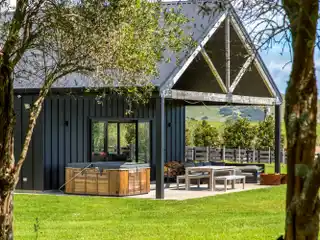 Modern Luxury on 5.5 Acres