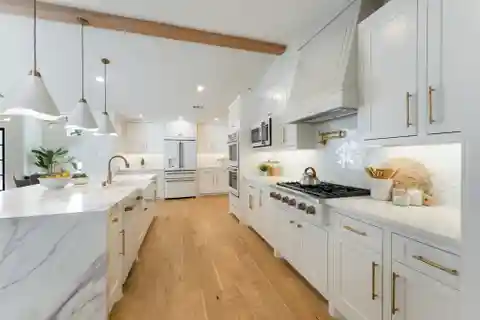 Exceptional Modern New Construction