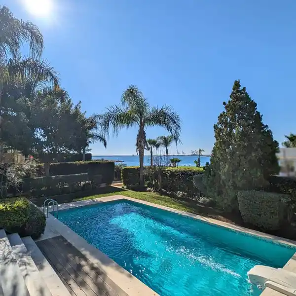 RARE OPPORTUNITY IN A PRESTIGIOUS WATERFRONT DEVELOPMENT