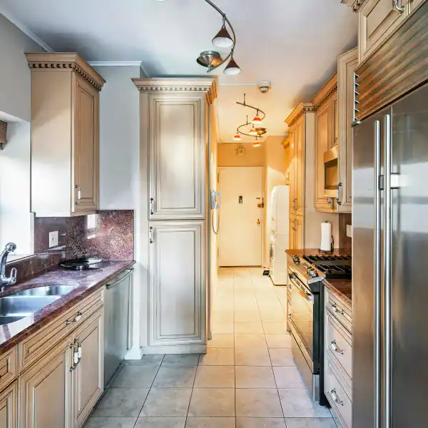 SPACIOUS AND SUNNY ONE BEDROOM LUXURY HOME