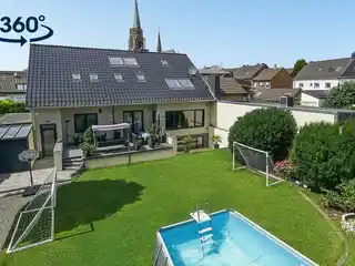 Beautiful and Completely Renovated Detached House