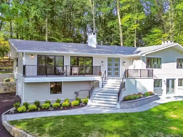 RENOVATED LAKE VIEW HOME IN DESIRABLE SHONGUM
