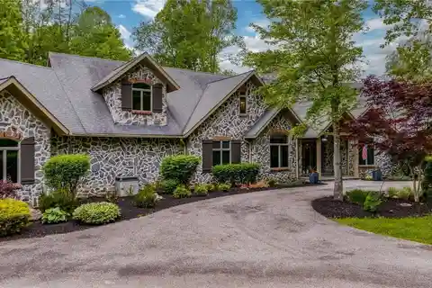 Mountain Modern Masterpiece on Private 3+ Acres