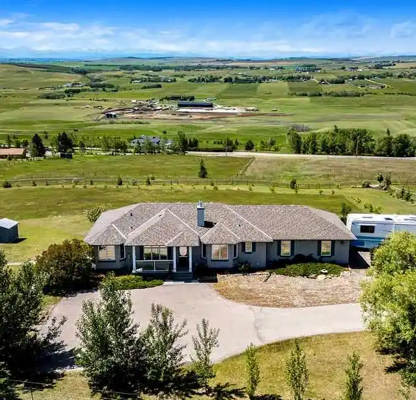SPACIOUS WALKOUT BUNGALOW WITH SMART HOME FEATURES