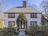CHARMING, BRIGHT AND WONDERFULLY UPDATED COTSWOLD COTTAGE