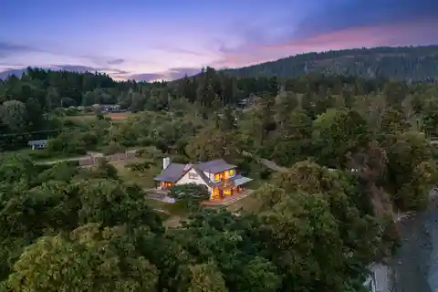 Iconic Orchard House Estate