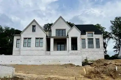 New Custom Luxury Home in Raintree