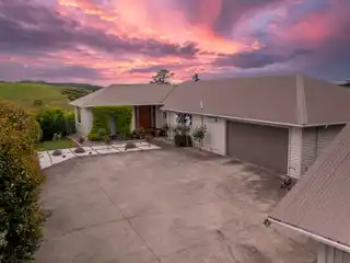Lifestyle. Location. Live the Dream