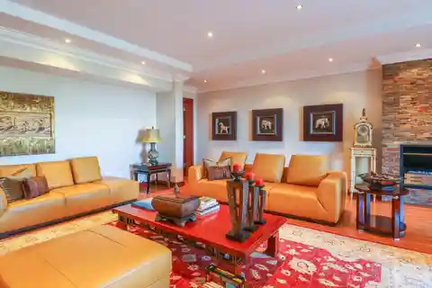 Modern Elegance Meets Golfside Tranquility