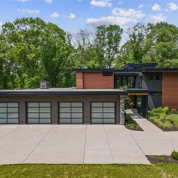 NEWLY BUILT ARCHITECTURAL STANDOUT