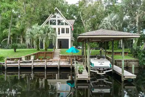 Serene Waterfront Retreat on Black Creek